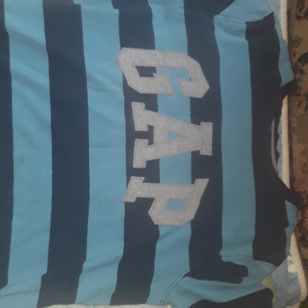 Gap tee shirt size 10